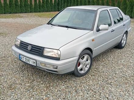 Сірий Фольксваген Венто, об'ємом двигуна 1.78 л та пробігом 326 тис. км за 2600 $, фото 1 на Automoto.ua