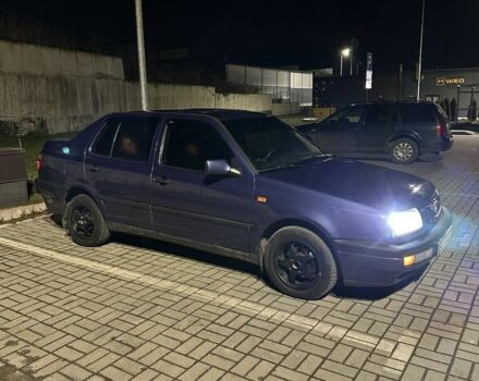 Синій Фольксваген Венто, об'ємом двигуна 1.8 л та пробігом 300 тис. км за 1650 $, фото 4 на Automoto.ua