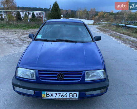 Синий Фольксваген Венто, объемом двигателя 1.78 л и пробегом 250 тыс. км за 1700 $, фото 1 на Automoto.ua