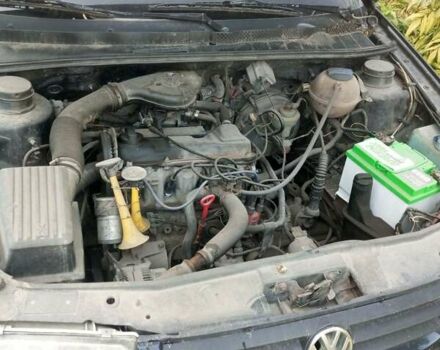 Синий Фольксваген Венто, объемом двигателя 1.78 л и пробегом 300 тыс. км за 950 $, фото 2 на Automoto.ua