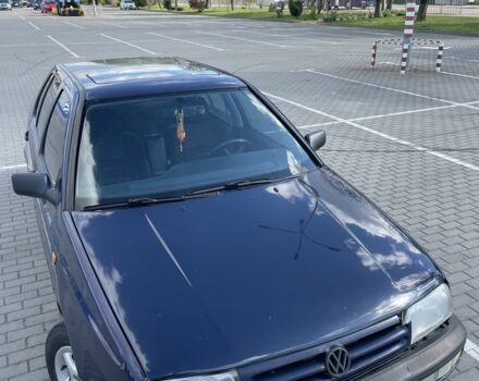 Синій Фольксваген Венто, об'ємом двигуна 1.8 л та пробігом 298 тис. км за 1600 $, фото 5 на Automoto.ua