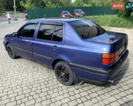 Синій Фольксваген Венто, об'ємом двигуна 1.78 л та пробігом 294 тис. км за 1550 $, фото 2 на Automoto.ua