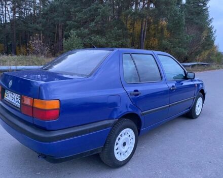 Синій Фольксваген Венто, об'ємом двигуна 1.8 л та пробігом 250 тис. км за 1700 $, фото 5 на Automoto.ua