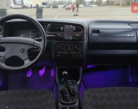 Синій Фольксваген Венто, об'ємом двигуна 1.8 л та пробігом 146 тис. км за 2200 $, фото 6 на Automoto.ua