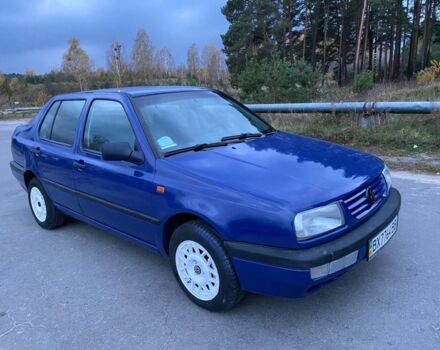 Синій Фольксваген Венто, об'ємом двигуна 1.8 л та пробігом 250 тис. км за 1700 $, фото 2 на Automoto.ua