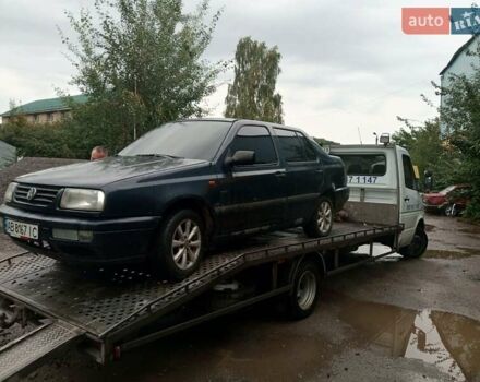 Синий Фольксваген Венто, объемом двигателя 1.78 л и пробегом 300 тыс. км за 950 $, фото 3 на Automoto.ua