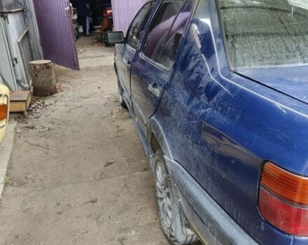 Синій Фольксваген Венто, об'ємом двигуна 1.8 л та пробігом 134 тис. км за 700 $, фото 4 на Automoto.ua