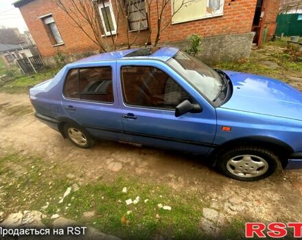 Синий Фольксваген Венто, объемом двигателя 1.8 л и пробегом 186 тыс. км за 2000 $, фото 1 на Automoto.ua