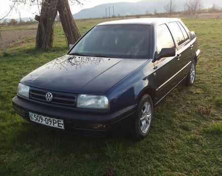 Синий Фольксваген Венто, объемом двигателя 1.8 л и пробегом 230 тыс. км за 1600 $, фото 14 на Automoto.ua