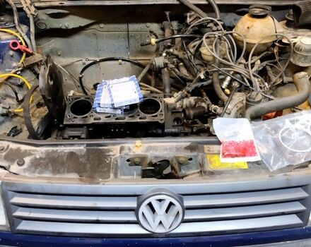 Синій Фольксваген Венто, об'ємом двигуна 1.6 л та пробігом 70 тис. км за 2350 $, фото 6 на Automoto.ua