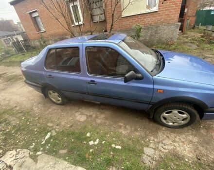 Синий Фольксваген Венто, объемом двигателя 1.8 л и пробегом 182 тыс. км за 2000 $, фото 1 на Automoto.ua