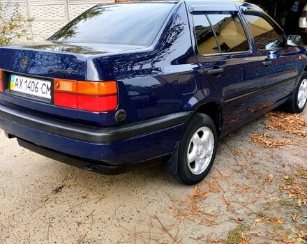 Синій Фольксваген Венто, об'ємом двигуна 1.6 л та пробігом 70 тис. км за 2350 $, фото 2 на Automoto.ua