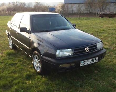 Синий Фольксваген Венто, объемом двигателя 1.8 л и пробегом 230 тыс. км за 1600 $, фото 11 на Automoto.ua