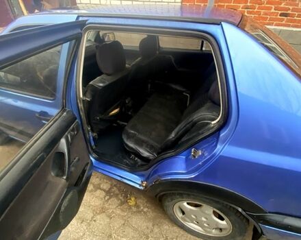 Синий Фольксваген Венто, объемом двигателя 1.8 л и пробегом 186 тыс. км за 2000 $, фото 6 на Automoto.ua