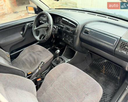 Синій Фольксваген Венто, об'ємом двигуна 1.8 л та пробігом 293 тис. км за 1350 $, фото 18 на Automoto.ua