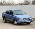 Синий Фольксваген Венто, объемом двигателя 1.8 л и пробегом 300 тыс. км за 900 $, фото 1 на Automoto.ua