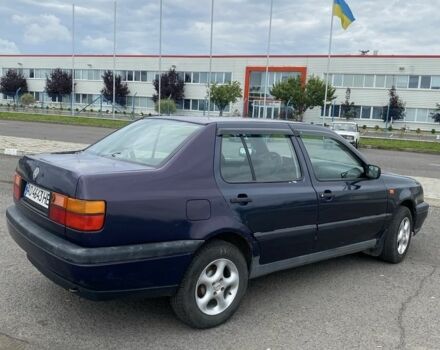 Синий Фольксваген Венто, объемом двигателя 1.8 л и пробегом 300 тыс. км за 1400 $, фото 2 на Automoto.ua