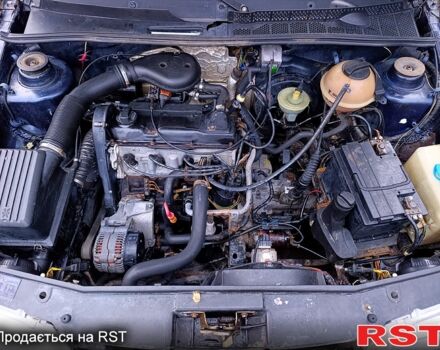 Синій Фольксваген Венто, об'ємом двигуна 1.8 л та пробігом 100 тис. км за 1100 $, фото 5 на Automoto.ua