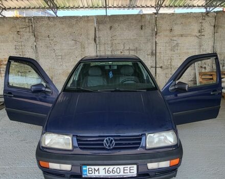 Синий Фольксваген Венто, объемом двигателя 1.8 л и пробегом 275 тыс. км за 1600 $, фото 4 на Automoto.ua