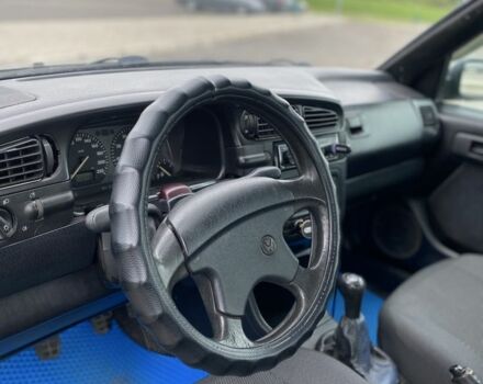 Синий Фольксваген Венто, объемом двигателя 1.8 л и пробегом 300 тыс. км за 1400 $, фото 4 на Automoto.ua