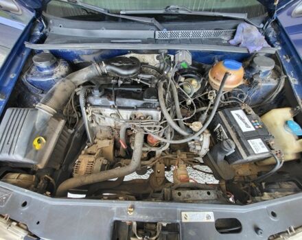 Синий Фольксваген Венто, объемом двигателя 1.8 л и пробегом 275 тыс. км за 1600 $, фото 5 на Automoto.ua