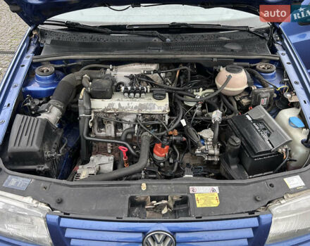 Синій Фольксваген Венто, об'ємом двигуна 2 л та пробігом 319 тис. км за 2199 $, фото 11 на Automoto.ua