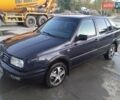 Синий Фольксваген Венто, объемом двигателя 1.6 л и пробегом 254 тыс. км за 1900 $, фото 1 на Automoto.ua