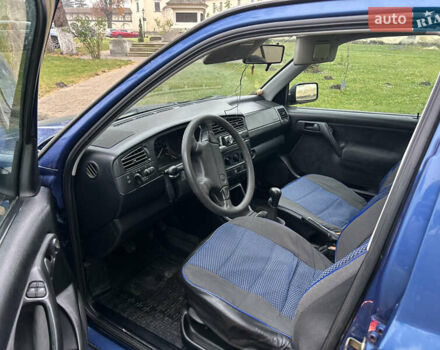 Синий Фольксваген Венто, объемом двигателя 2 л и пробегом 319 тыс. км за 2249 $, фото 4 на Automoto.ua