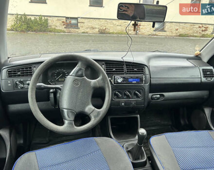 Синій Фольксваген Венто, об'ємом двигуна 2 л та пробігом 319 тис. км за 2199 $, фото 5 на Automoto.ua