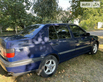 Синій Фольксваген Венто, об'ємом двигуна 1.8 л та пробігом 173 тис. км за 2700 $, фото 2 на Automoto.ua