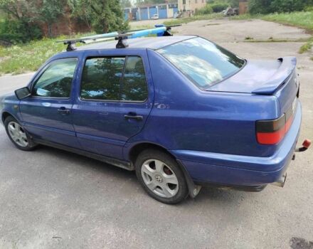 Синий Фольксваген Венто, объемом двигателя 1.8 л и пробегом 235 тыс. км за 2800 $, фото 6 на Automoto.ua