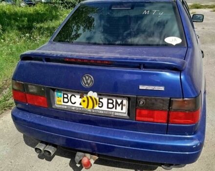 Синий Фольксваген Венто, объемом двигателя 1.8 л и пробегом 235 тыс. км за 2700 $, фото 1 на Automoto.ua