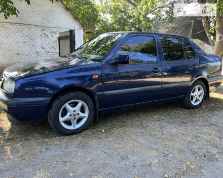 Синій Фольксваген Венто, об'ємом двигуна 1.8 л та пробігом 173 тис. км за 2700 $, фото 4 на Automoto.ua