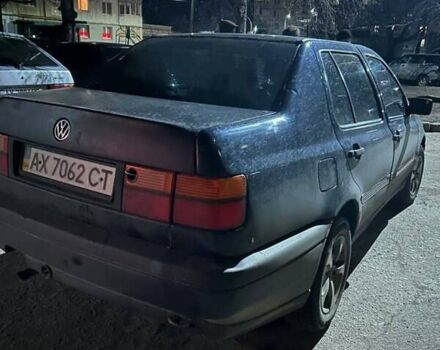 Синий Фольксваген Венто, объемом двигателя 1.8 л и пробегом 185 тыс. км за 1500 $, фото 1 на Automoto.ua