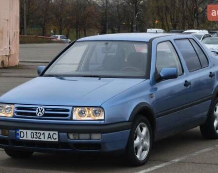 Синій Фольксваген Венто, об'ємом двигуна 1.8 л та пробігом 146 тис. км за 2200 $, фото 1 на Automoto.ua