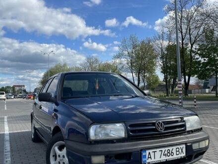 Фольксваген Венто 1992 у Коломые на Automoto.ua Синій Фольксваген Венто, об'ємом двигуна 1.8 л та пробігом 298 тис. км за 1600 $, фото 1 на Automoto.ua
