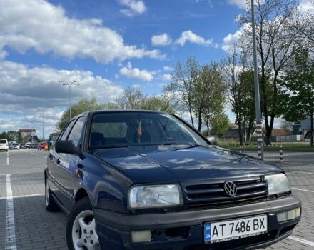 Синій Фольксваген Венто, об'ємом двигуна 1.8 л та пробігом 298 тис. км за 1600 $, фото 1 на Automoto.ua