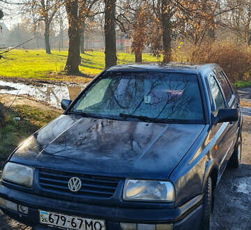 Синій Фольксваген Венто, об'ємом двигуна 1.78 л та пробігом 285 тис. км за 1500 $, фото 1 на Automoto.ua