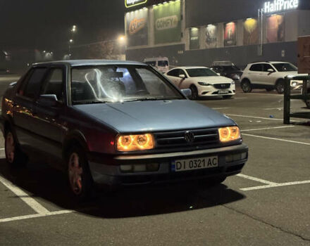 Синий Фольксваген Венто, объемом двигателя 1.8 л и пробегом 148 тыс. км за 1700 $, фото 1 на Automoto.ua