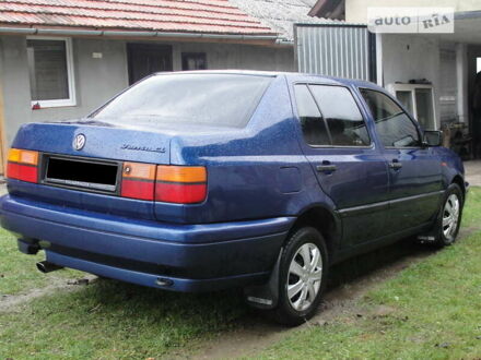 Фольксваген Венто 1993 у Дрогобичі на Automoto.ua Синій Фольксваген Венто, об'ємом двигуна 1.8 л та пробігом 280 тис. км за 1800 $, фото 1 на Automoto.ua