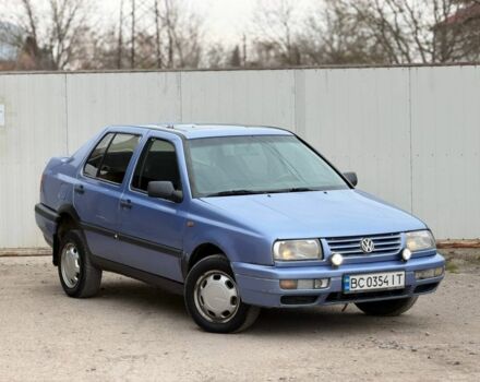 Синій Фольксваген Венто, об'ємом двигуна 1.8 л та пробігом 298 тис. км за 1350 $, фото 1 на Automoto.ua