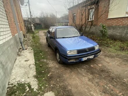 Синій Фольксваген Венто, об'ємом двигуна 1.8 л та пробігом 182 тис. км за 2000 $, фото 1 на Automoto.ua