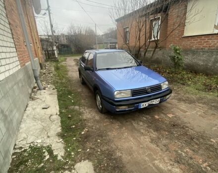 Синий Фольксваген Венто, объемом двигателя 1.8 л и пробегом 182 тыс. км за 2000 $, фото 1 на Automoto.ua