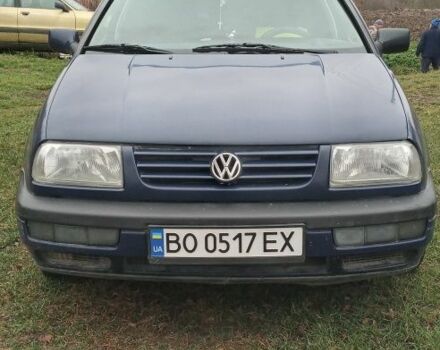 Синій Фольксваген Венто, об'ємом двигуна 1.8 л та пробігом 300 тис. км за 1900 $, фото 1 на Automoto.ua