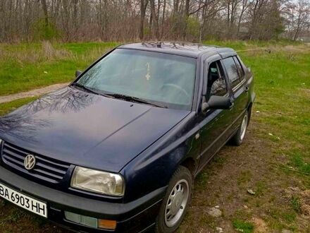 Фольксваген Венто 1994 в Кропивницком (Кировограде) на Automoto.ua Синий Фольксваген Венто, объемом двигателя 16 л и пробегом 300 тыс. км за 2500 $, фото 1 на Automoto.ua