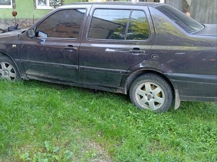 Фольксваген Венто 1994 у Чернівцях на Automoto.ua Синій Фольксваген Венто, об'ємом двигуна 1.78 л та пробігом 255 тис. км за 1100 $, фото 1 на Automoto.ua