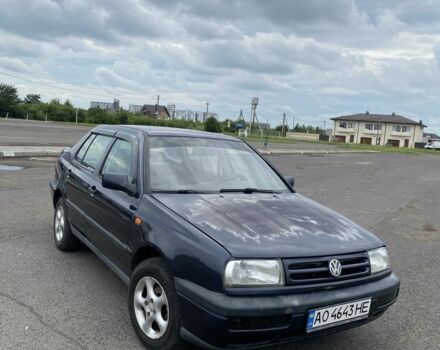 Фольксваген Венто 1994 в Ужгороде на Automoto.ua Синий Фольксваген Венто, объемом двигателя 1.8 л и пробегом 300 тыс. км за 1400 $, фото 1 на Automoto.ua