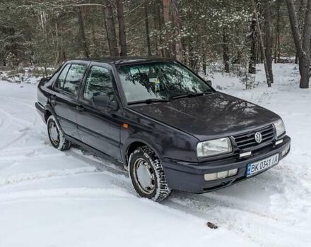 Синий Фольксваген Венто, объемом двигателя 1.78 л и пробегом 69 тыс. км за 1650 $, фото 1 на Automoto.ua