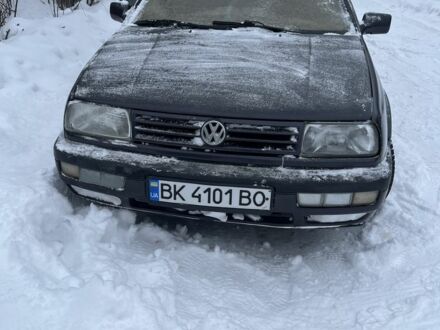 Синій Фольксваген Венто, об'ємом двигуна 1.8 л та пробігом 128 тис. км за 1500 $, фото 1 на Automoto.ua