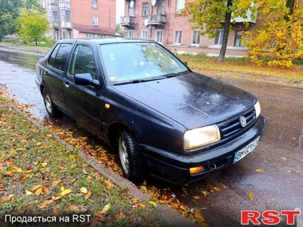 Фольксваген Венто 1994 у Глухове на Automoto.ua Синій Фольксваген Венто, об'ємом двигуна 1.8 л та пробігом 100 тис. км за 1100 $, фото 1 на Automoto.ua